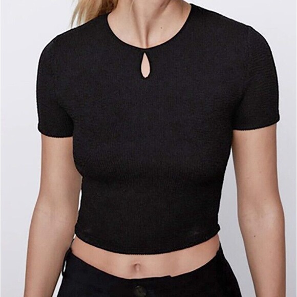 Zara Textured Weave Crop Top Size S (Runs Small) Black Keyhole Neckline Stretch - Picture 1 of 6